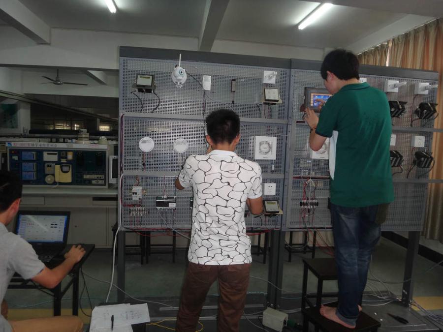 2021年，四川設有電子商務學校公辦?？茖W校