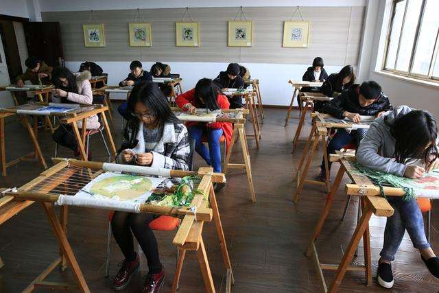 四川哪些高職院校有汽修學(xué)校