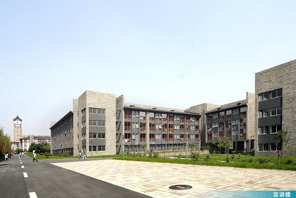濟(jì)南大學(xué)航空專業(yè)靠譜嗎(濟(jì)南航空學(xué)院是正規(guī)大學(xué)嗎)