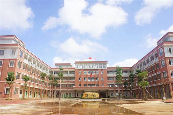 成都恒輝技術(shù)學(xué)校如何、怎么樣