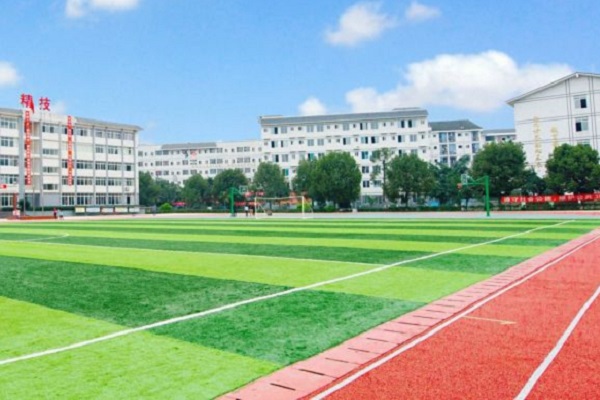 2022年四川有哪些好的汽修學(xué)校？圖3