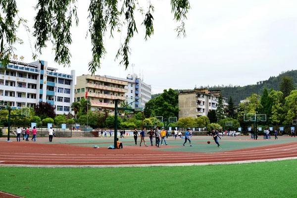 成都市2022年男孩子初中畢業(yè)生上汽車維修學校