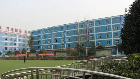 成都脂南針技校(雙流指南針學(xué)校好不好)