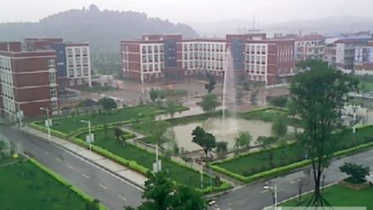 成都市電子計(jì)算機(jī)中專學(xué)校職業(yè)技術(shù)學(xué)校 四川會(huì)計(jì)的大專職業(yè)技術(shù)學(xué)校