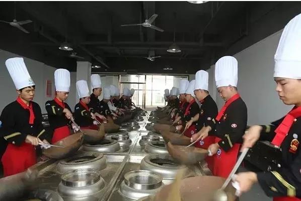 成都市2021年護(hù)理學(xué)校學(xué)什么專業(yè)有發(fā)展前途