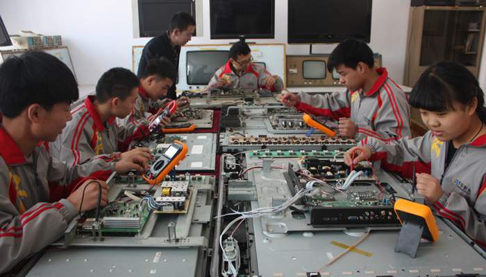 重慶市2021年護理學(xué)校需讀兩年