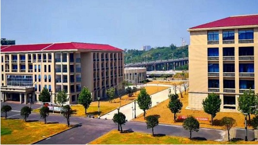 2022年成都中山職業(yè)技術學校招生辦聯(lián)系電話
