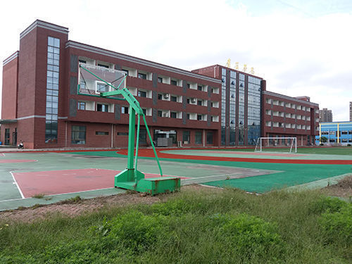 德陽市的初三大學(xué)畢業(yè)生想報(bào)職業(yè)高中 成都華西衛(wèi)校招收嗎
