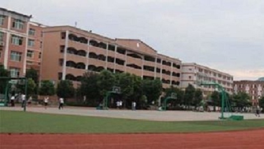2022年成都汽修學(xué)校和中專有什么區(qū)別？