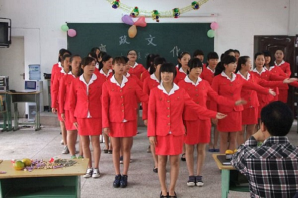 2021年成都讀衛(wèi)校一年多少錢(qián)？