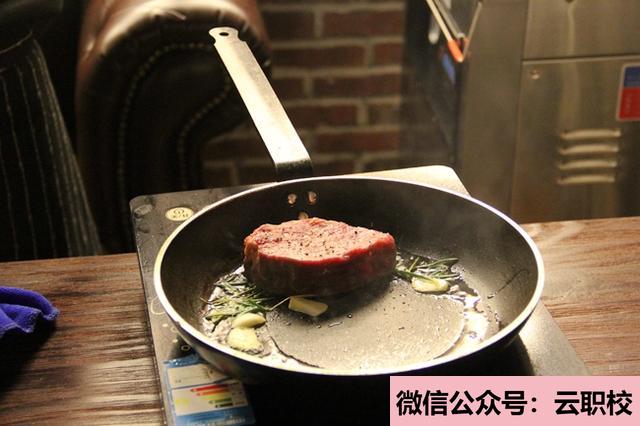 初中生讀衛(wèi)校畢業(yè)后就是中專文憑,要想以后能更好發(fā)展(邢臺(tái)2021年讀什么衛(wèi)校好)