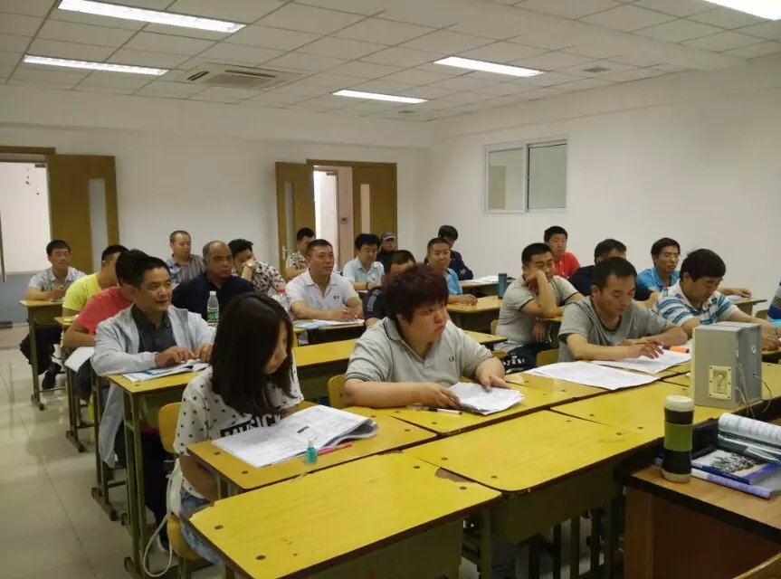有什么職業(yè)培訓(xùn)學(xué)校(技校一般都有什么專業(yè))