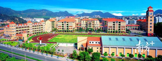 東莞市商業(yè)學(xué)校學(xué)費(fèi)(東莞市商業(yè)學(xué)校有什么專業(yè))圖2