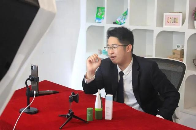 成都市財貿職業(yè)高級學校(四川省成都市財貿職業(yè)學校)