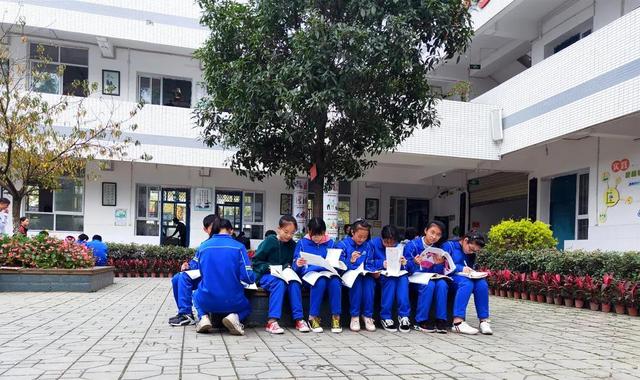 新都一中實驗學(xué)校(新都一中實驗學(xué)校老師名單)
