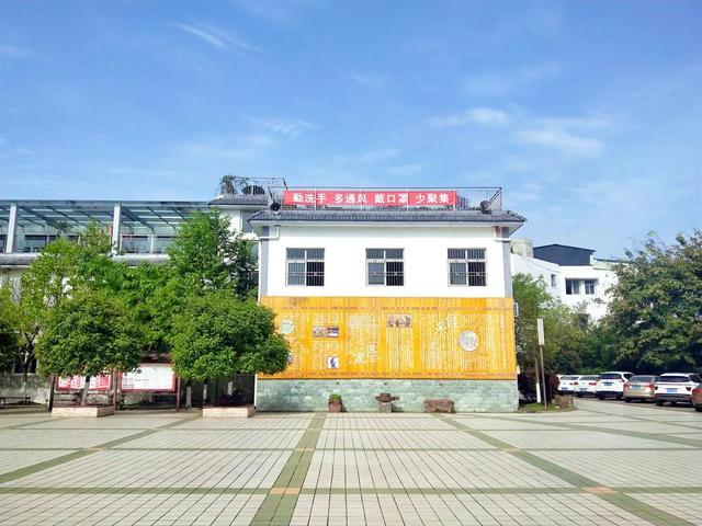 新都一中實驗學(xué)校(新都一中實驗學(xué)校老師名單)