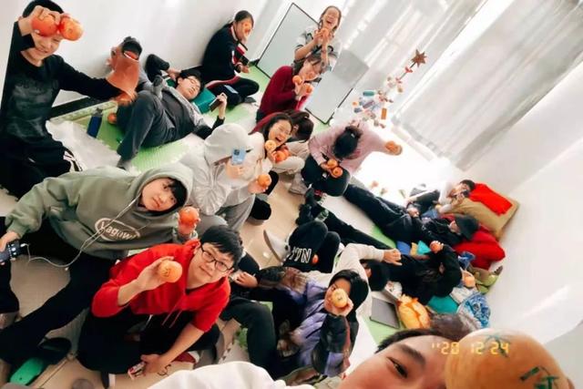 成都先鋒學校(成都先鋒學校電話地址)