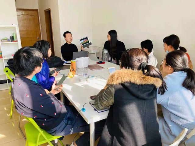 成都先鋒學校(成都先鋒學校電話地址)