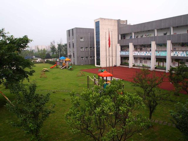 成都2本學(xué)校的簡(jiǎn)單介紹