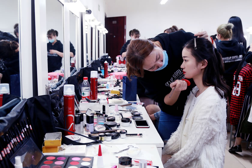 成都美妝學(xué)校哪個(gè)好(成都最好的美妝學(xué)校)
