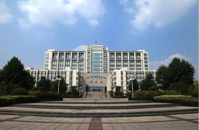 安徽化工學(xué)校官網(wǎng)(安慶師范大學(xué)怎么招?？屏?