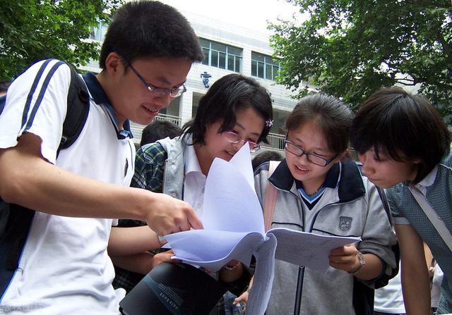 成都藝術職業(yè)大學學費(成都藝術職業(yè)大學專升本)