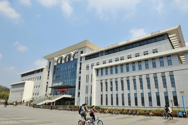 成都藝術職業(yè)大學學費(成都藝術職業(yè)大學專升本)