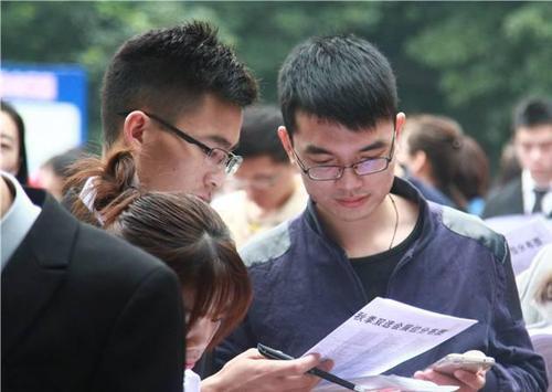 中考女生報考什么專業(yè)好(中考女生學(xué)什么專業(yè)比較好)