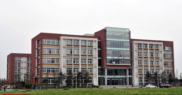 成都公辦二本大學有哪些(成都公辦師范二本大學)