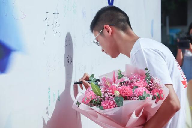 成都電子信息學校(成都電子信息學校學費)