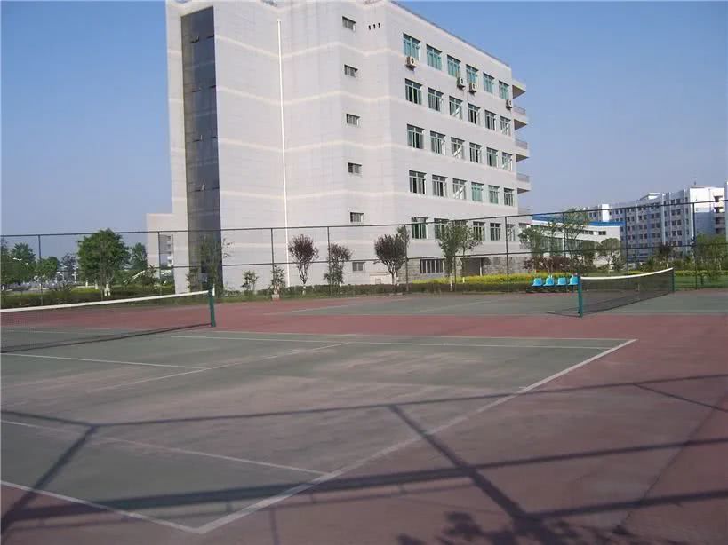 四川建筑職業(yè)技術(shù)學校學費(四川建筑職業(yè)技術(shù)學校成都校區(qū))
