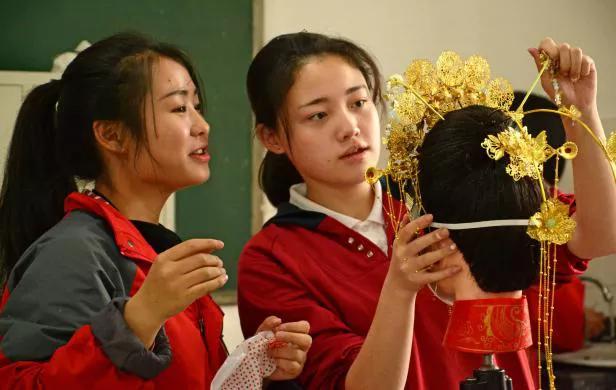 成都女子職業(yè)技術學校(成都航空職業(yè)技術學校)