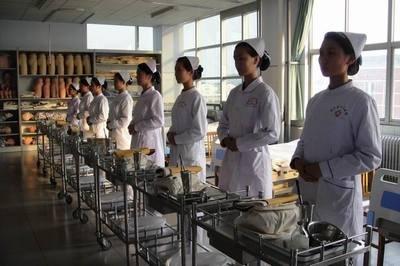 初中畢業(yè)上什么學(xué)校呢(初中畢業(yè)報(bào)考哪些學(xué)校)