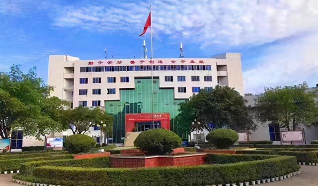 四川國盛技工學(xué)校費用(四川國盛技工學(xué)校專業(yè)費用)
