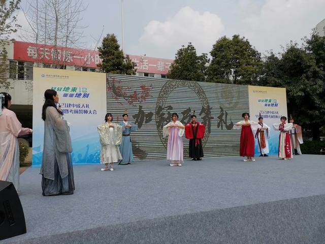 成都建筑職業(yè)中專(zhuān)學(xué)校(湖南建筑高級(jí)技工學(xué)校)