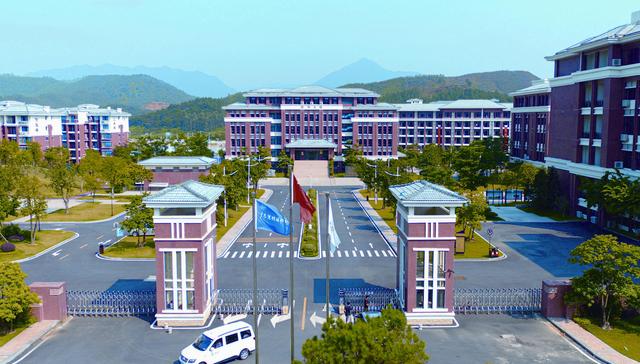 國(guó)家重點(diǎn)職業(yè)技術(shù)學(xué)校排行榜(國(guó)家級(jí)重點(diǎn)技工學(xué)校)