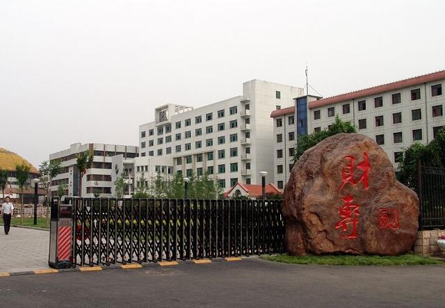 國(guó)家重點(diǎn)職業(yè)技術(shù)學(xué)校排行榜(國(guó)家級(jí)重點(diǎn)技工學(xué)校)