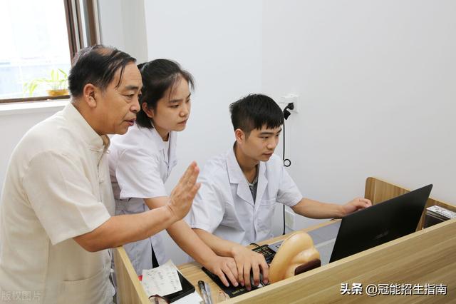 成都的醫(yī)學院有哪些學校(成都的?？漆t(yī)學院有哪些學校)