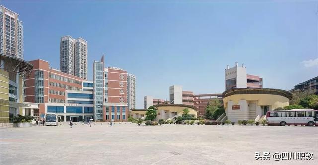包含四川省護理職業(yè)學校的詞條