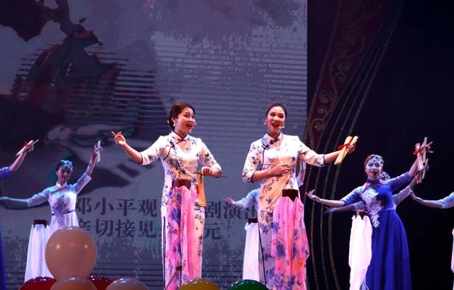 成都藝術(shù)職業(yè)學(xué)院學(xué)費(成都藝術(shù)職業(yè)學(xué)院鄧一)