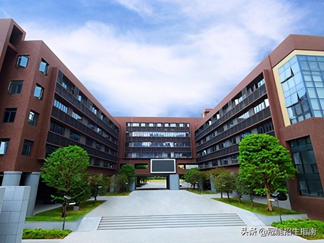 包含四川?？谱o(hù)理哪個學(xué)校好的詞條