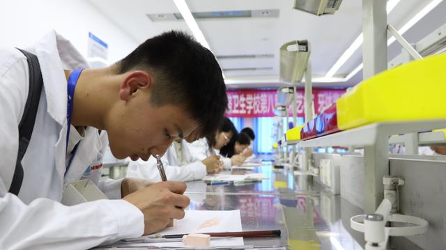 成都讀鐵路哪個學校好(成都鐵路學校哪家好)