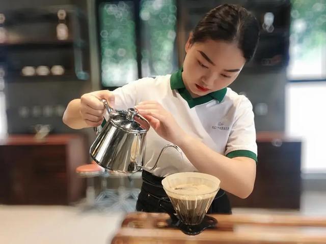 成都金融專業(yè)技術(shù)學(xué)校(成都金融專業(yè)可以報(bào)哪些學(xué)校)