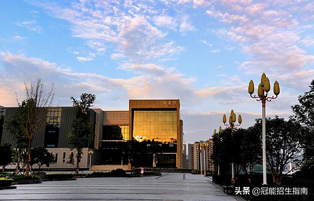 成都航空類學校排名(成都航空職業(yè)學校排名)