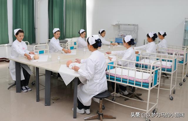 女生大專學(xué)什么專業(yè)好(大專都有什么專業(yè)適合女生的)