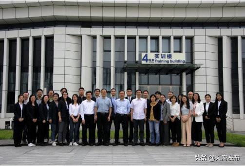 成都建設技工學校學費多少錢(成都圣亞技工學校學費多少)