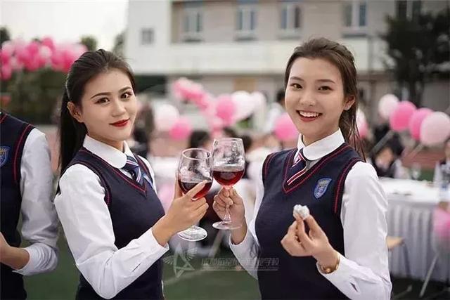 成都職業(yè)航空學(xué)校招生簡章(成都航空職業(yè)技術(shù)學(xué)校招生簡章)