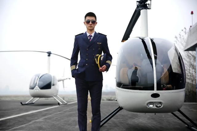 成都職業(yè)航空學(xué)校招生簡章(成都航空職業(yè)技術(shù)學(xué)校招生簡章)