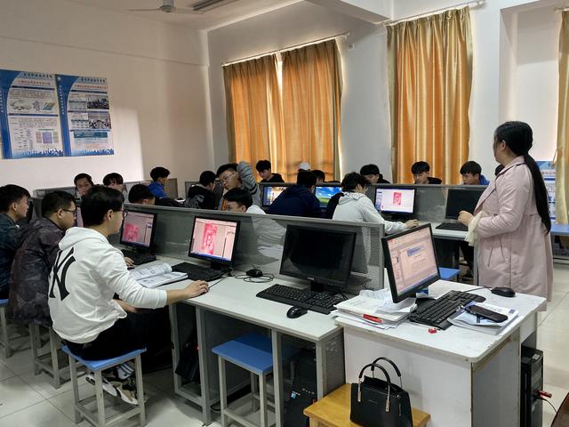 初中可以讀電競學校嗎(初中電競學校學費多少)